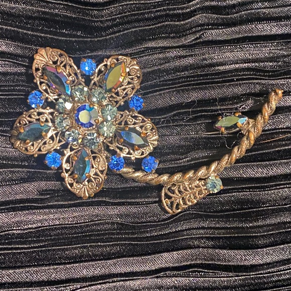 Vintage Western Germany Filigree Flower Brooch Pin Jewelry - Picture 1 of 3